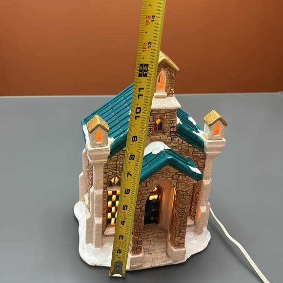 1993 CHRISTMAS VALLEY Collectible Series Porcelain Church Building w/light-VNTG - Picture 5 of 9